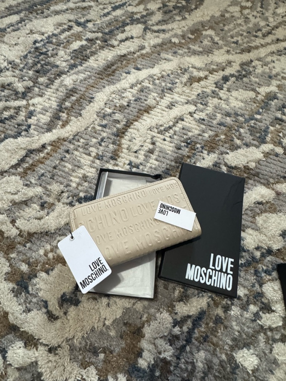 Love Moschino Beige Embossed Zip-Around Wallet - Picture 4 of 6
